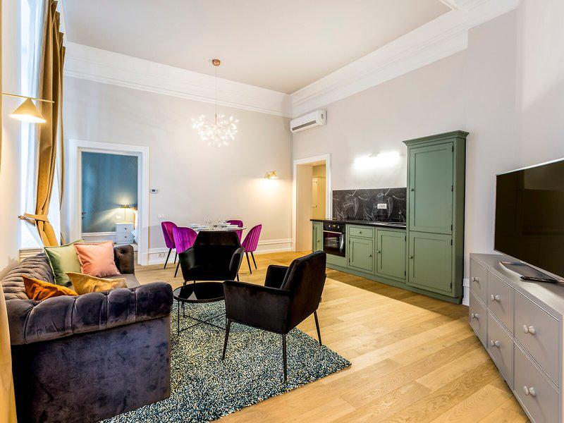 F166D7C9DDE7511A4C4C5B27184E5722