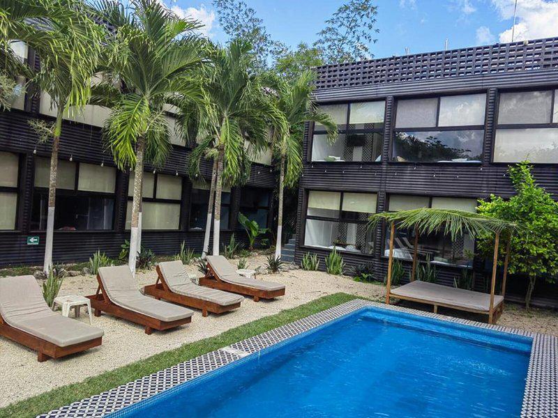 EBB7FD057A68A2FA16A6ADD902F17E30