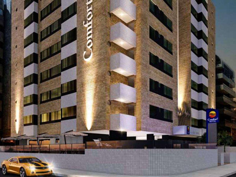 8AC119475A664D298B0ED3F365E5DDA4