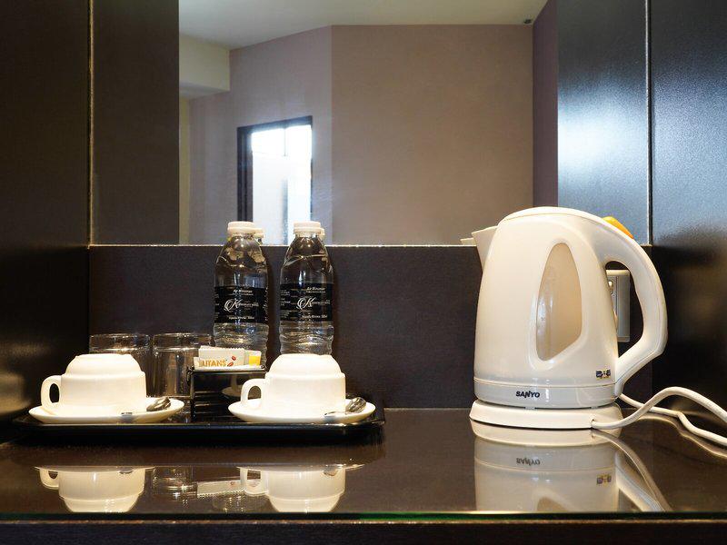 001AC0DF3CB807547C346FDC6CAAAE55