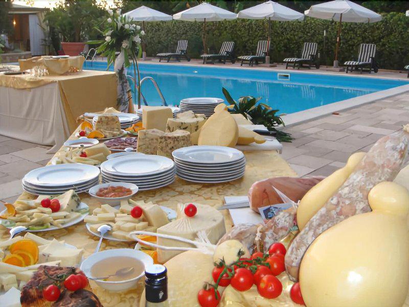 3EEC72141F315B8D8158676D6D4A6813