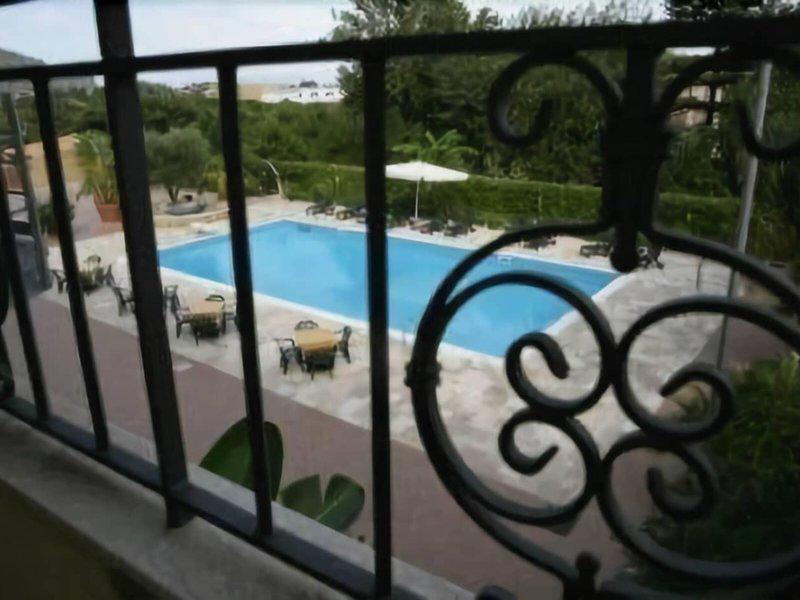 0E878AD23ED1C612B7F45E3FBEB7AC17