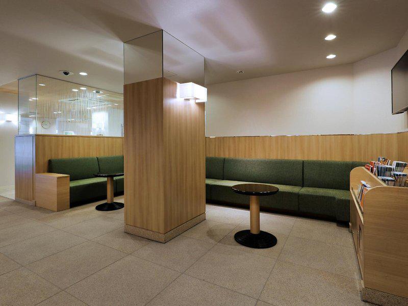 51FD2C5E6704F0F5AC4E28AFA2852F66