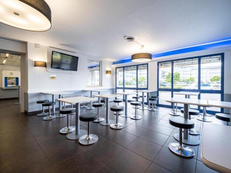 D90B8EFDEFC8A9609B0900906877A4FA