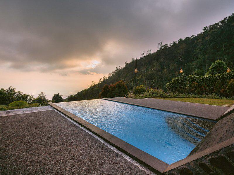 FE25ABE7B9861820A5CE4D8296A45351