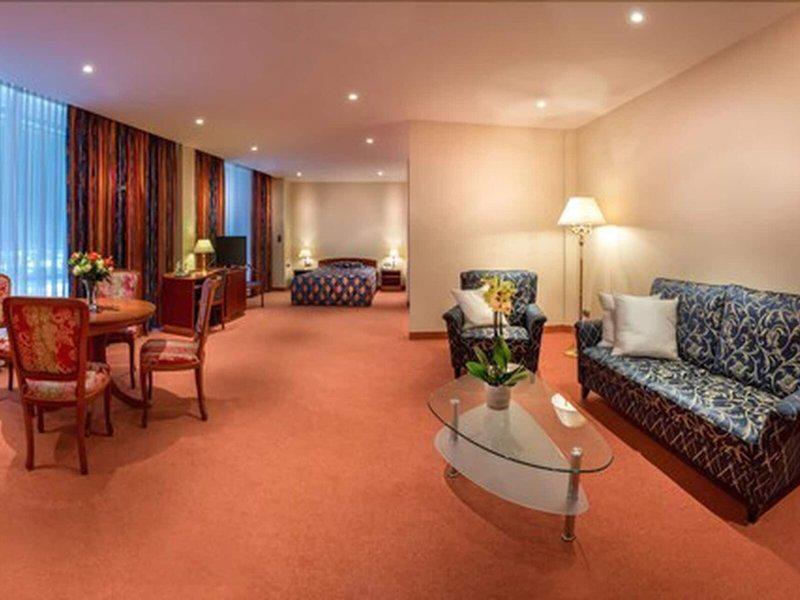 B05B6895E29A92840D367AAC29C323FA