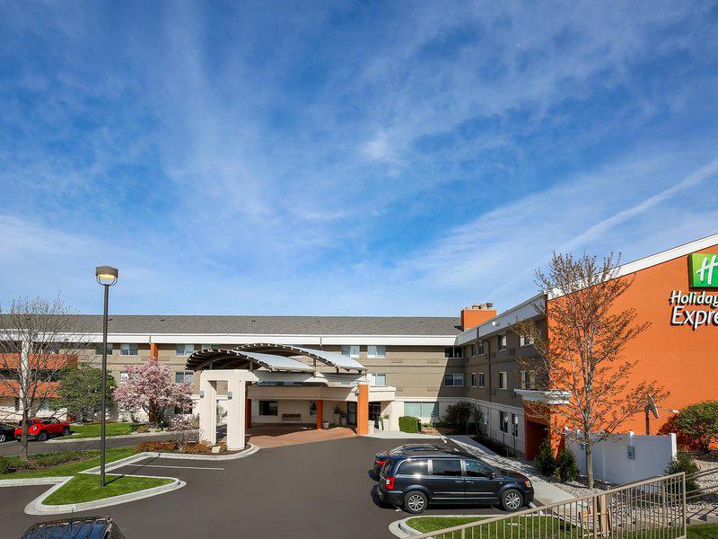 9B39662FC0537C7A8CF477B2005437C3