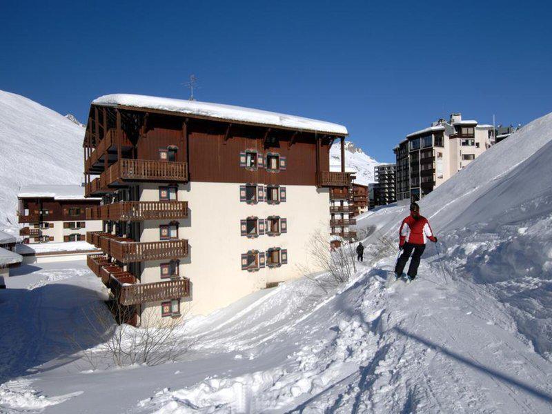 EAD242089B57A5EA84A8A9B381256B7B