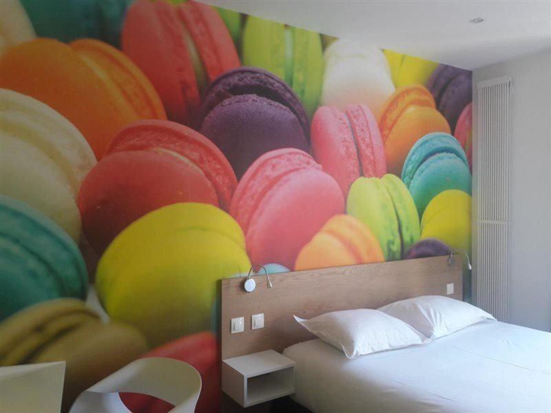 06E59CE881BCF4F3CA885005BA25DB33