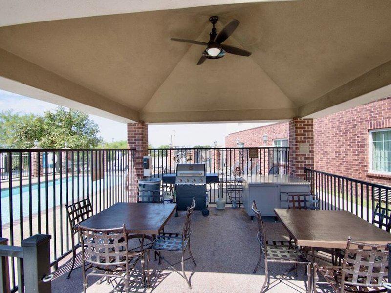 162DC98205A15CF1A75FE39ACDC776AB