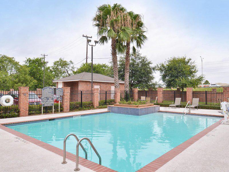 5C90B32908376B248C2BB4197D96844B