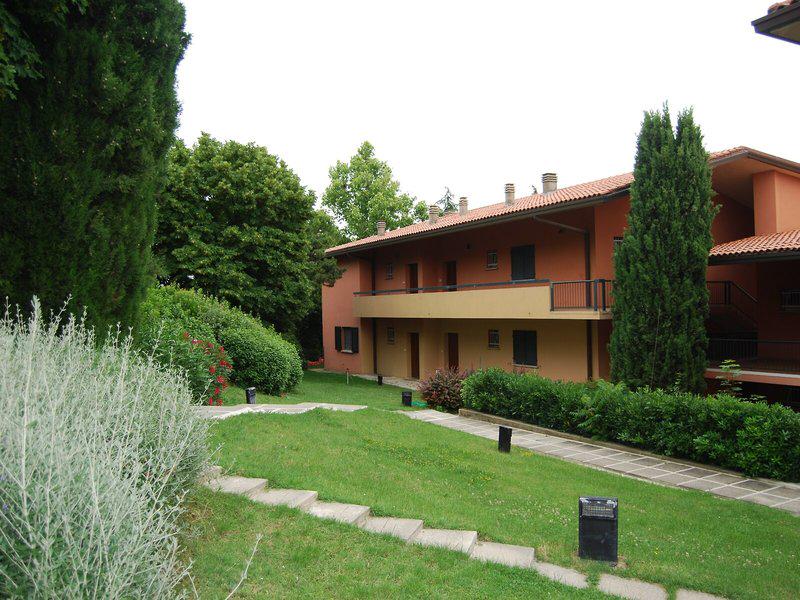 3B046E21CB3C0C4AB916D5408260CC6B