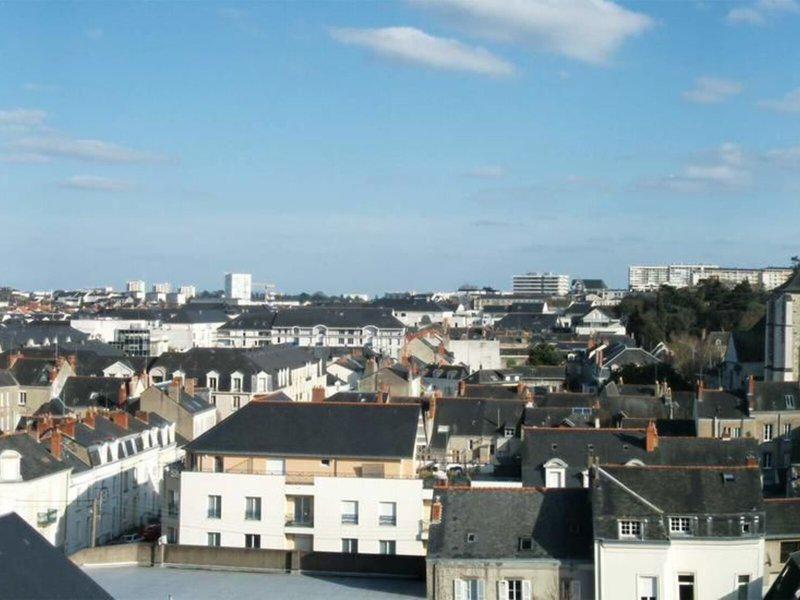 036822F702444EC9EB52FECDD95C948E