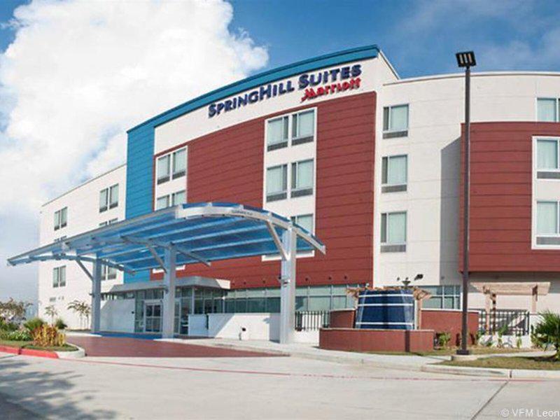 1C3C1AC4BB34E2F7588FFCDE29B6033A