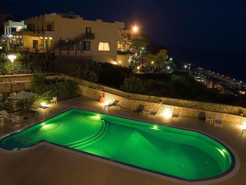 575B4E8BFA419530264C6A411F757D8D