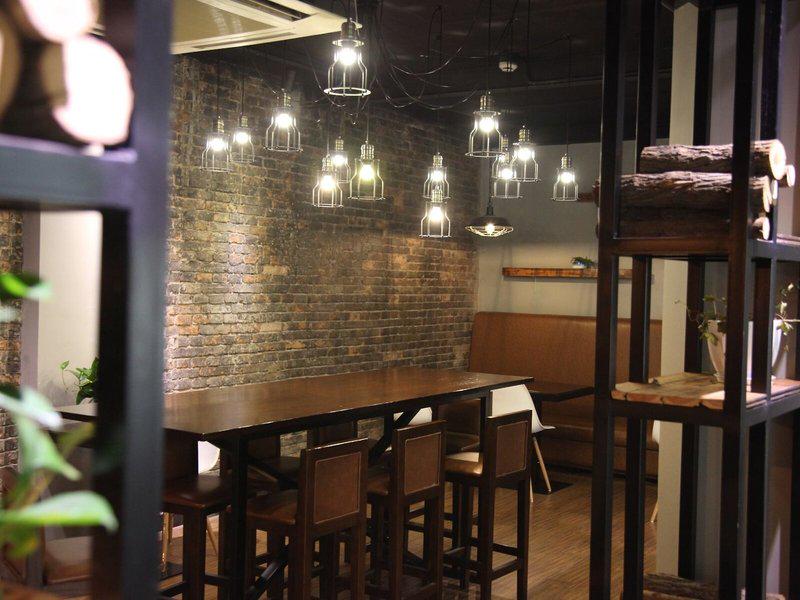 369EE8EA8B779C78B923FA1BA0FDF41E