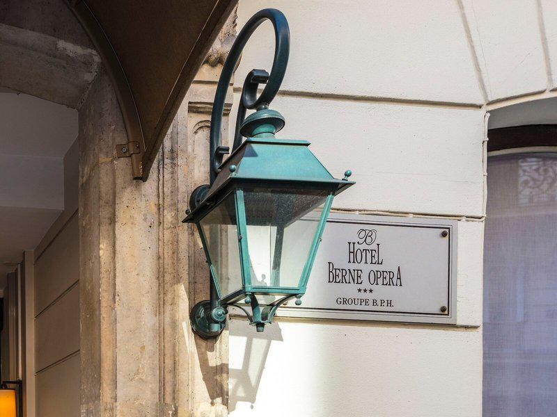 99E8B152C8354CA174337635D32DA0B1