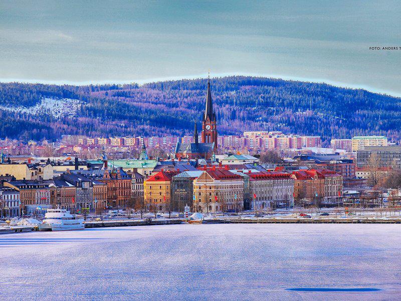 9CAA226B15CD5E9B390F56D7F6929B53