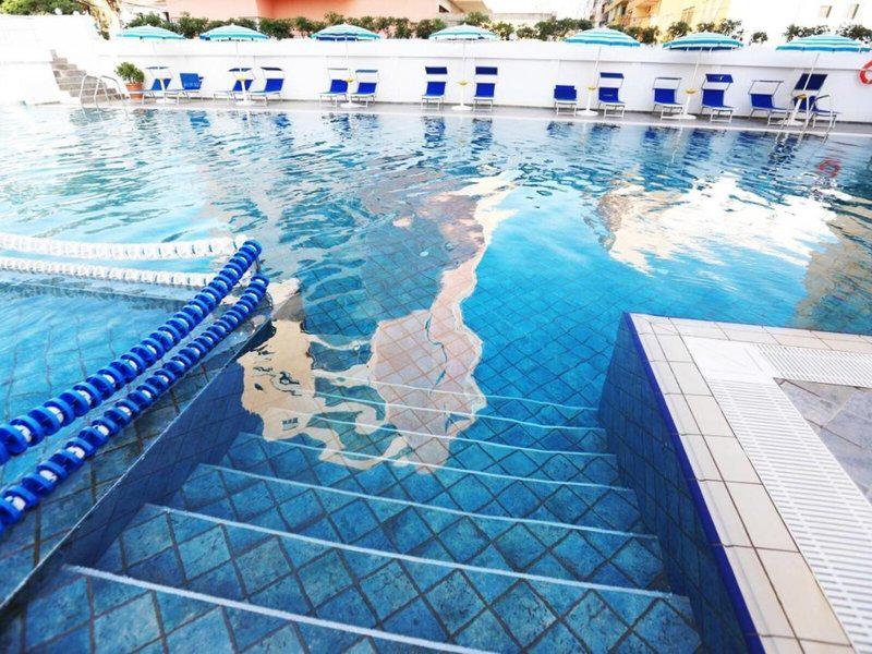 07DFBDAB47F4DE9C6BD9BF4A917714BE