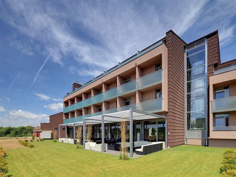 30D975D718976AA68DB7DED77EB79578