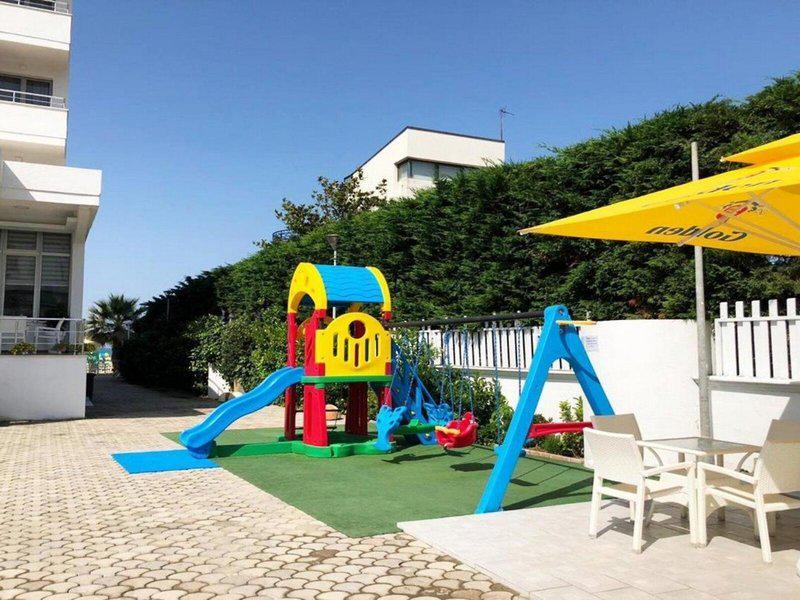 51E2DB6B2D5117A2D99865F81A6EB40B