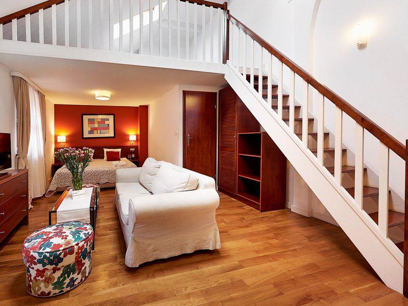 E17C4321B4C5935E75B78963A2C63B3D