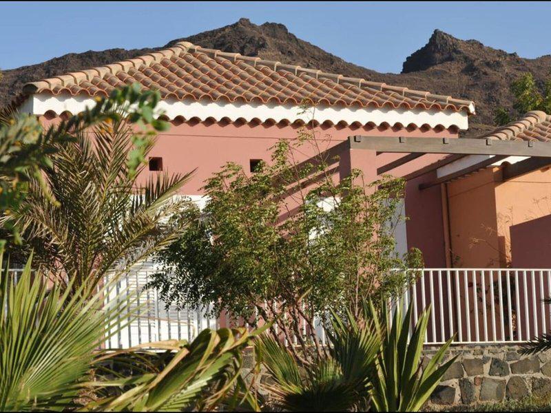 C8F39379D2D9F6A76DE964BBDDE23DE0