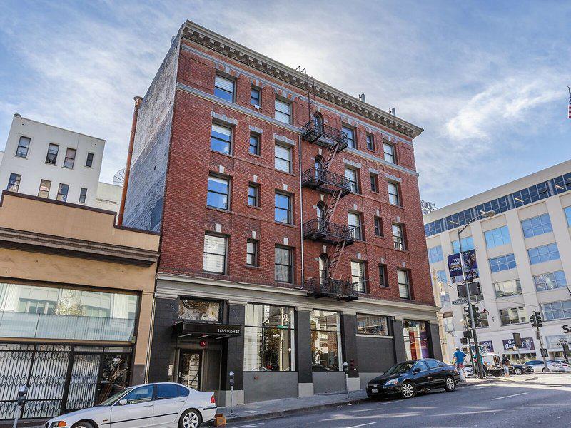 61CA2B5266F921D96FF0DCF617EEB57F