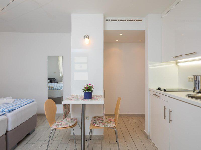 CA7A825531E31135752700AB3CF83D9E