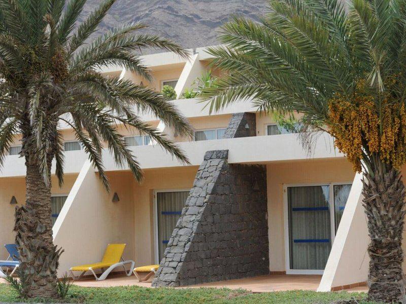 3C380E61D64BA6BFA0E7E8AD758A1C3E