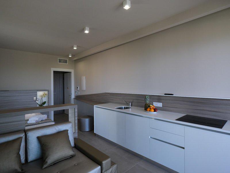 498F6DD4C5D17E50CB008C86F982A406