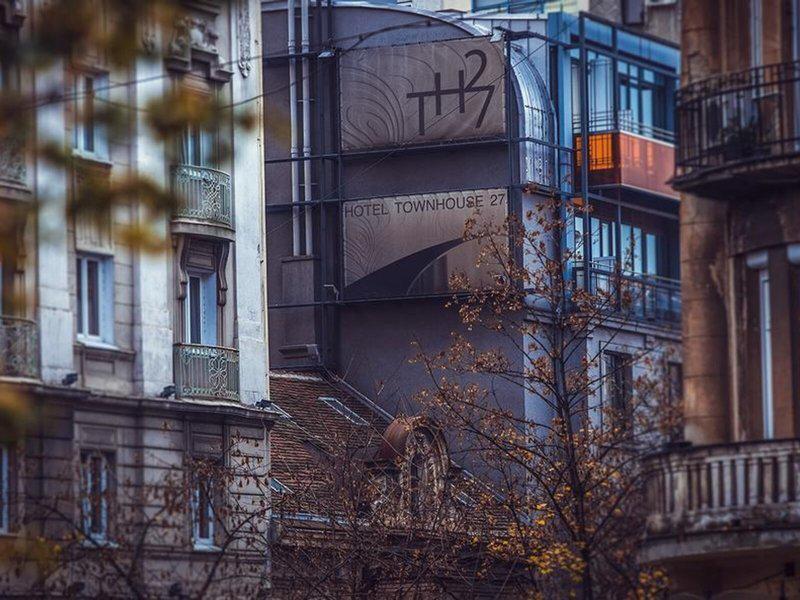 F382AEEC81742861E54032478175C3FB