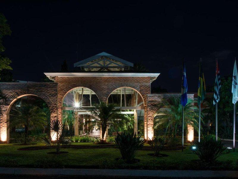 69461663ECE24CD4135B814DA72B368A