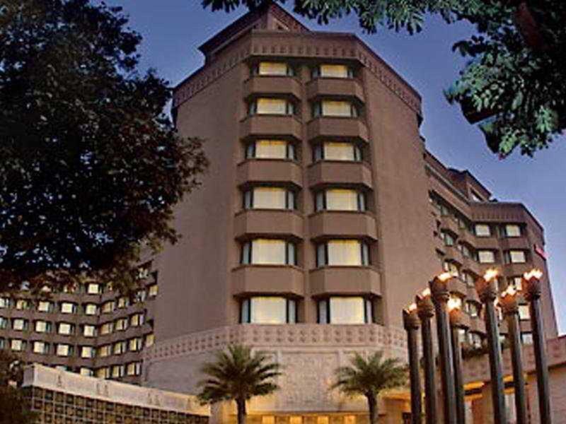 CDBA9DAC3E0586C6A403E81357A70330