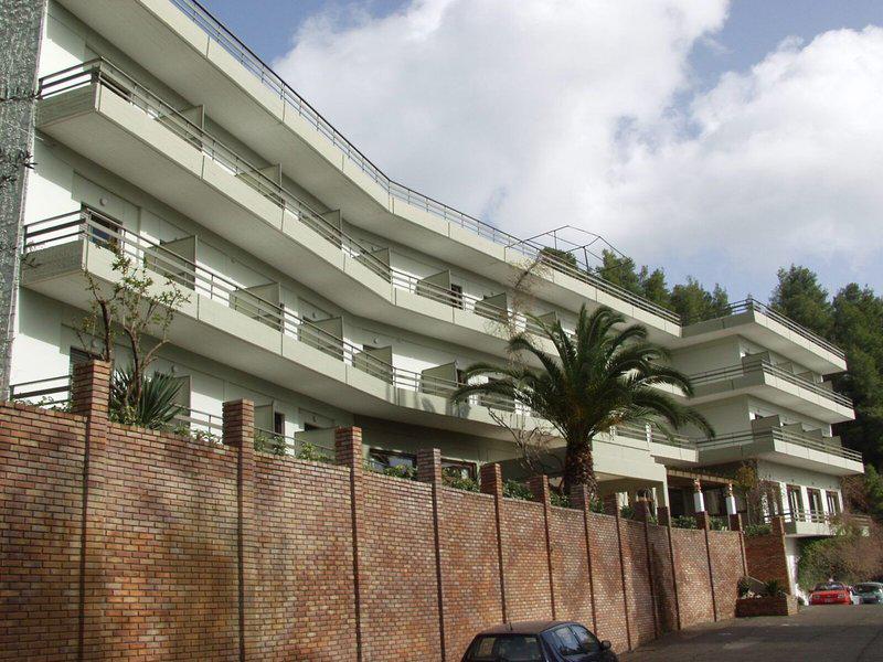 BFECF85C234B15292BF94FE0C3BB7612