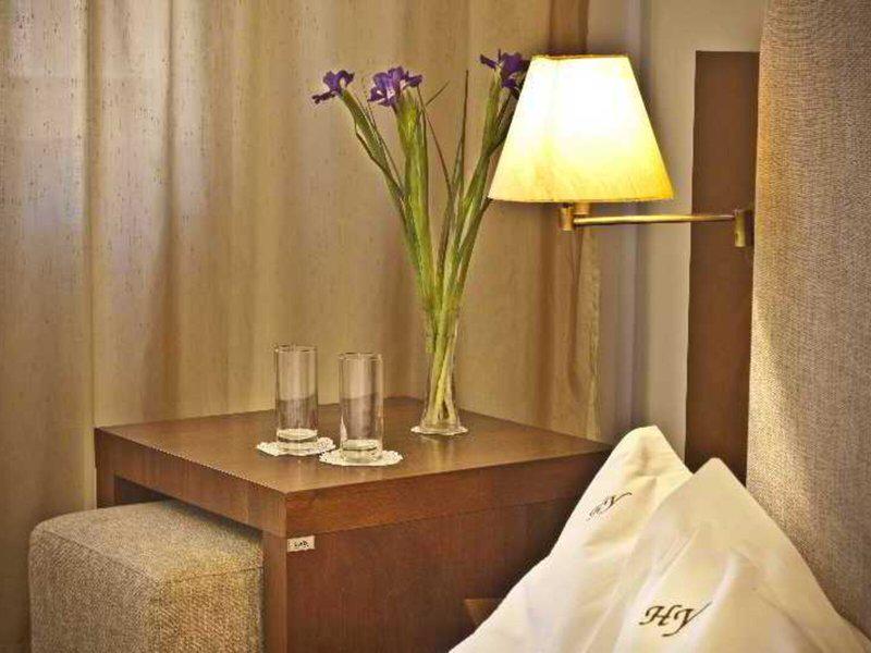 A251562F2036280C95DF6ACD4BE6ADF4