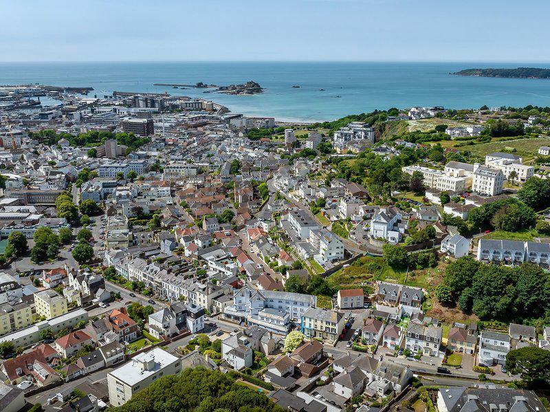 821D4BF582A29C15C24A6CF5526FAA0C