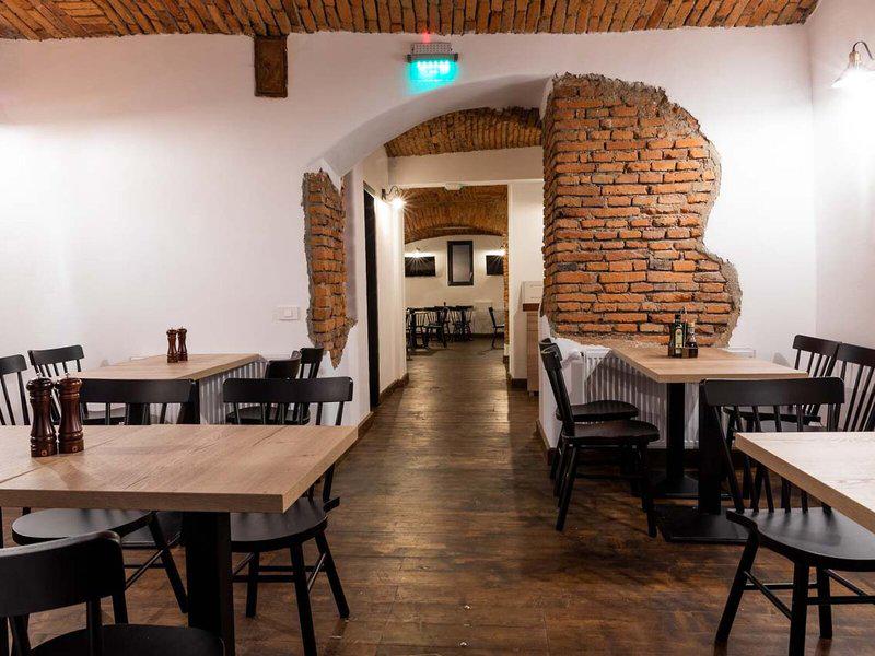 951F7F90E4595A97227E43399D248377