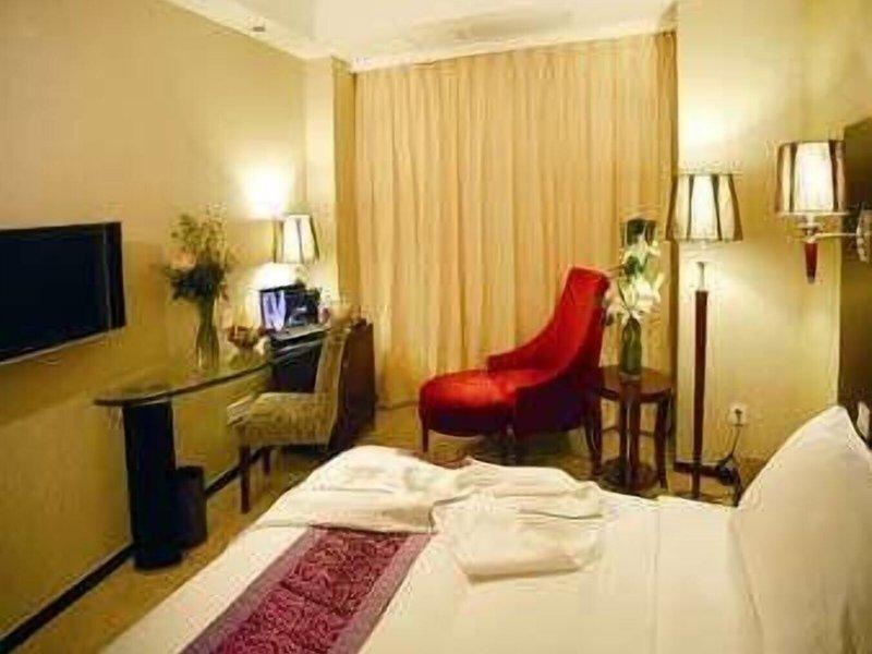 94A42C8264427493E0D915ED1A979EB4