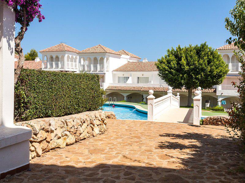 B76703C5E8359ABC144D2F5D217DE414