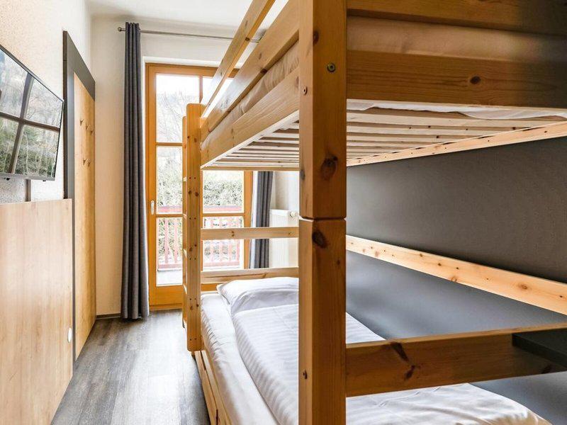 8093D5684AC148ACA35E64301374C9C6