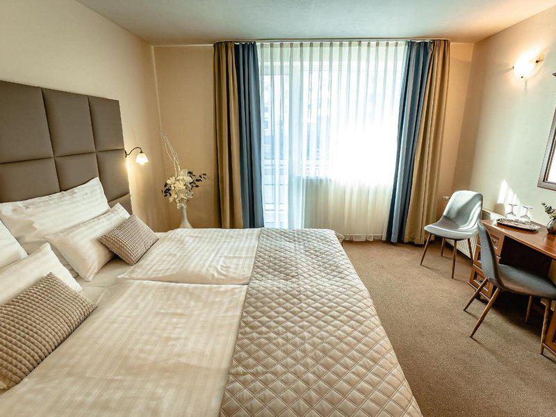 BEE229FE12AC3C81CD07F22D193C257B