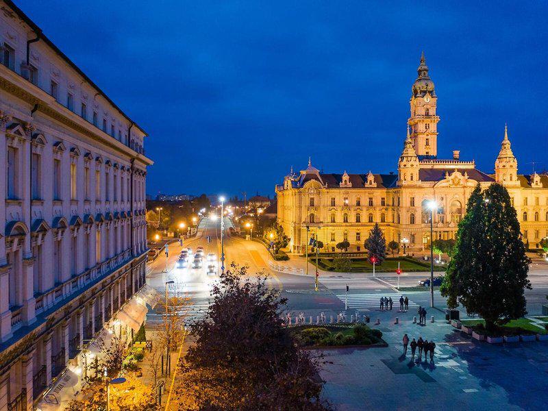 58EFE4B13968A6835F34C1E43370B2E8