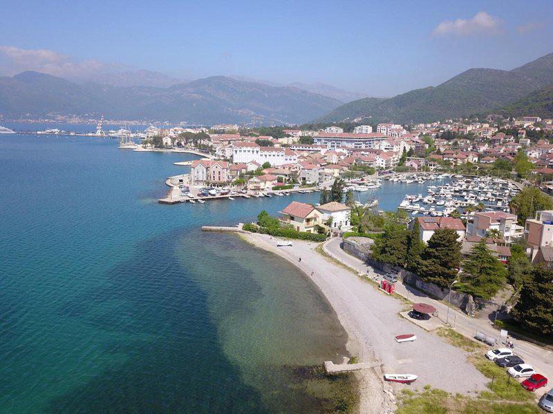 36C704E0112CD531F8334D4B7562EC32