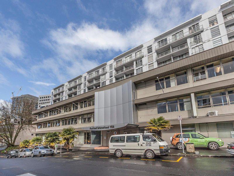 3F6858A95A8179BA04C4D0E5E5F66DE1