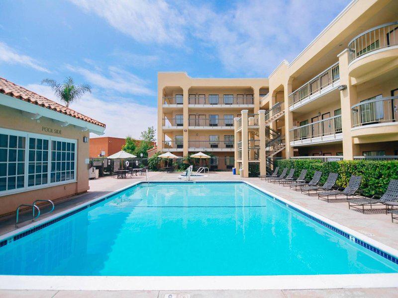 FDB86344C82DFD2E93298B56D265CE46