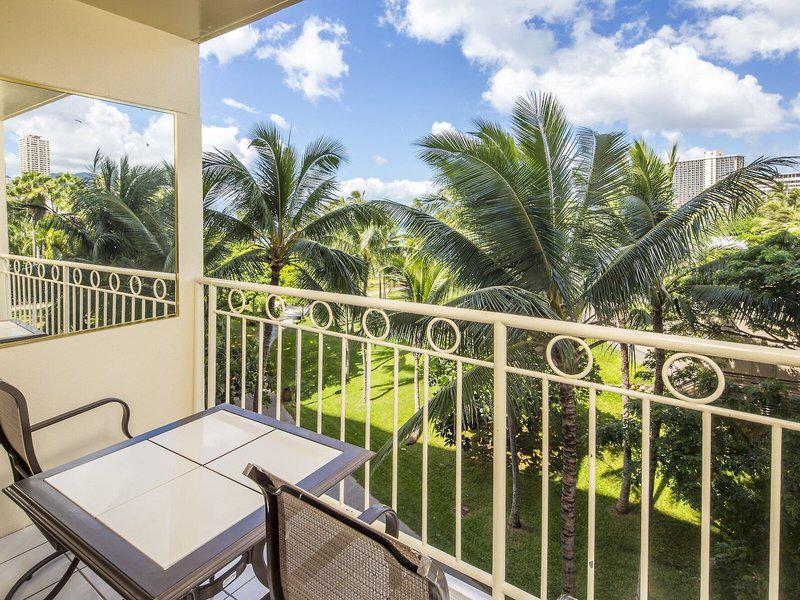 ADAE3D7760D9B4D573593B0C3CB40605