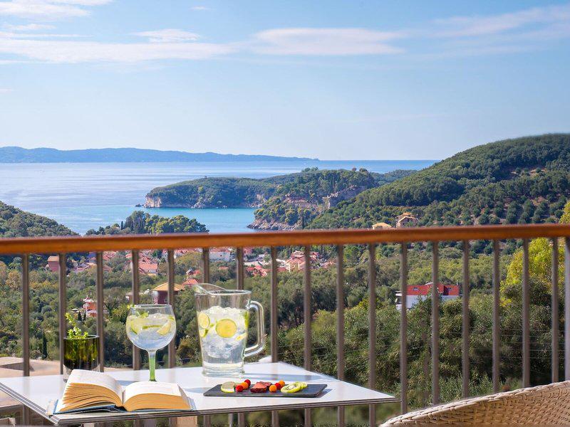 05E96ECF3F95EFE9BECDD9A53779C9E3