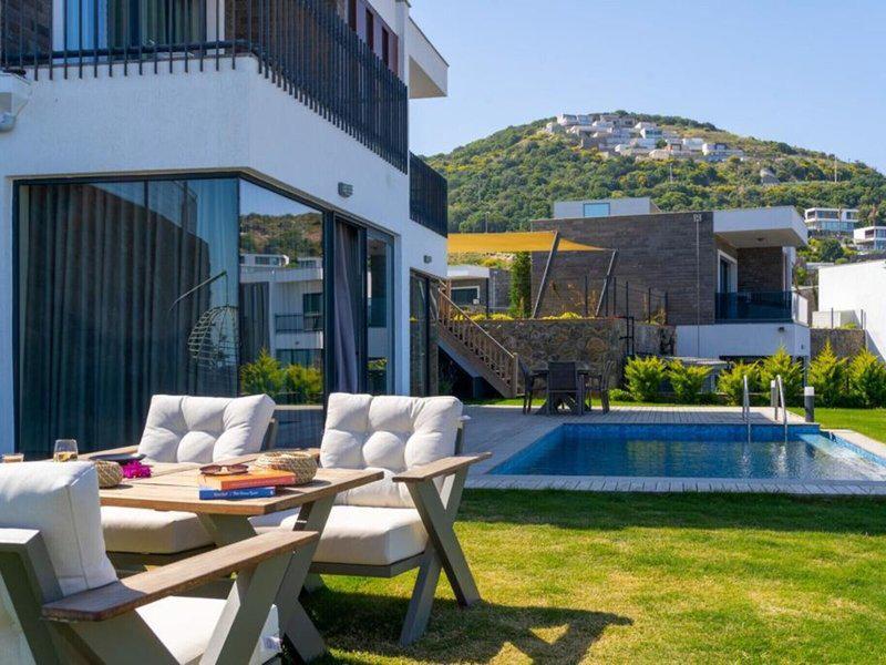 2425C08ADF72BCE06B55A210C9851DD9