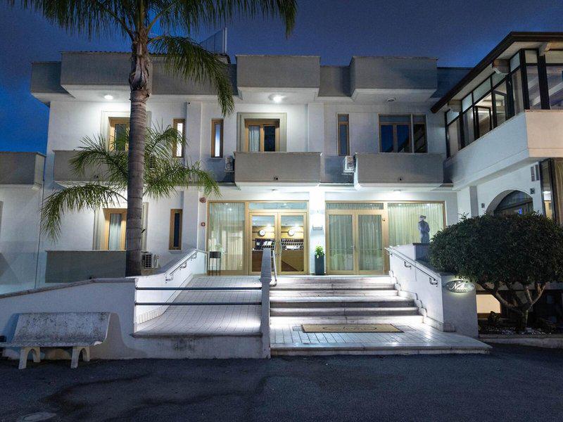 FE6BE19EAA065E81F651F5B46D87E206